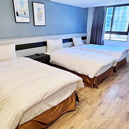 Bonjour Hotel Taichung Esterno foto