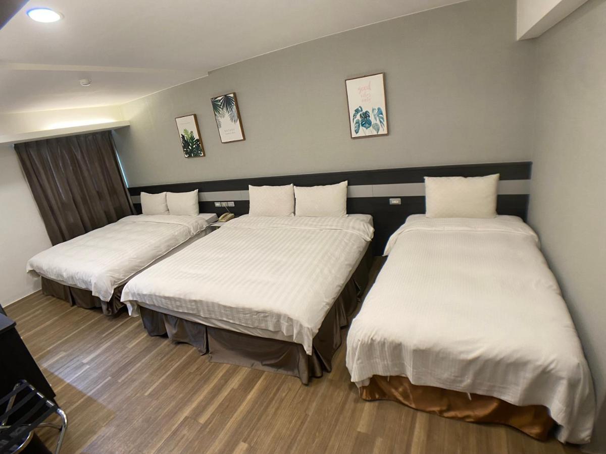 Bonjour Hotel Taichung Esterno foto