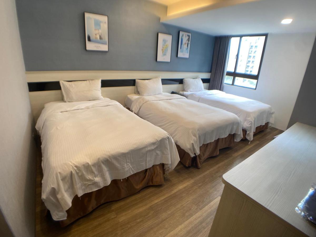Bonjour Hotel Taichung Esterno foto