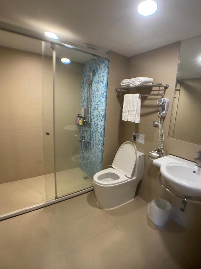 Bonjour Hotel Taichung Esterno foto