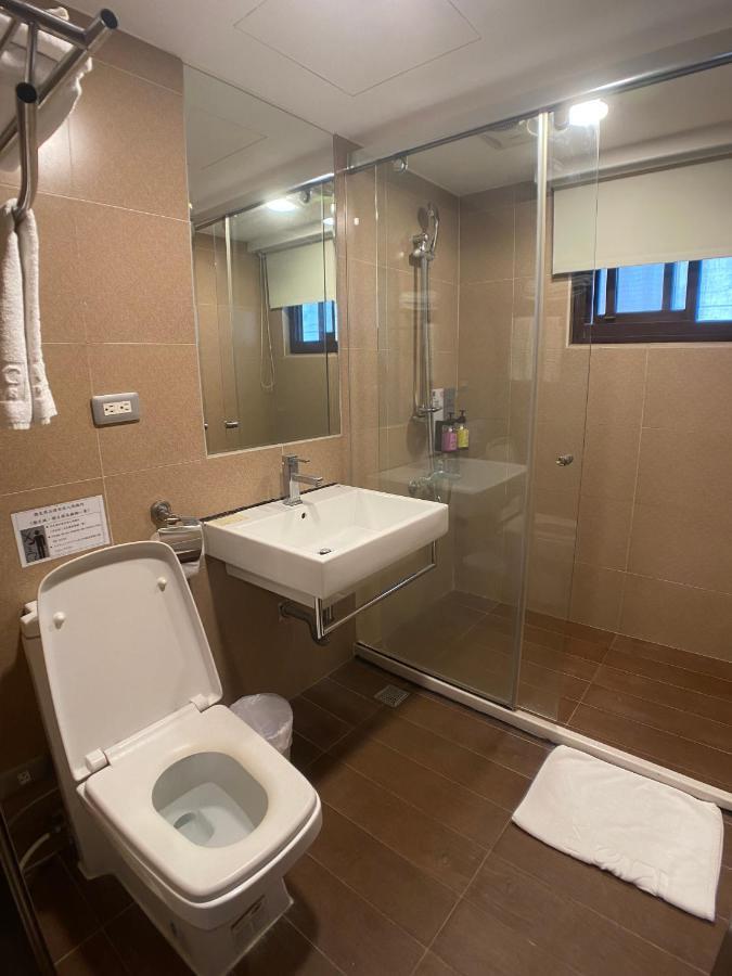 Bonjour Hotel Taichung Esterno foto