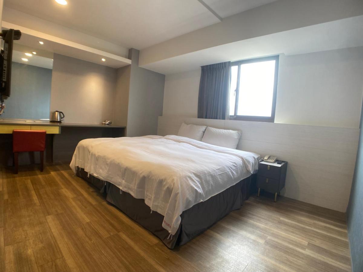 Bonjour Hotel Taichung Esterno foto