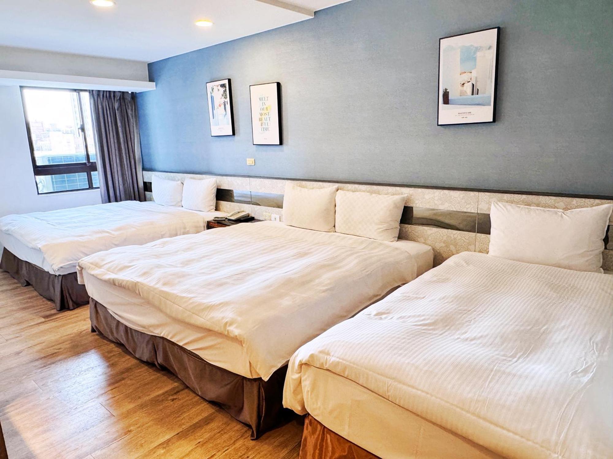 Bonjour Hotel Taichung Esterno foto