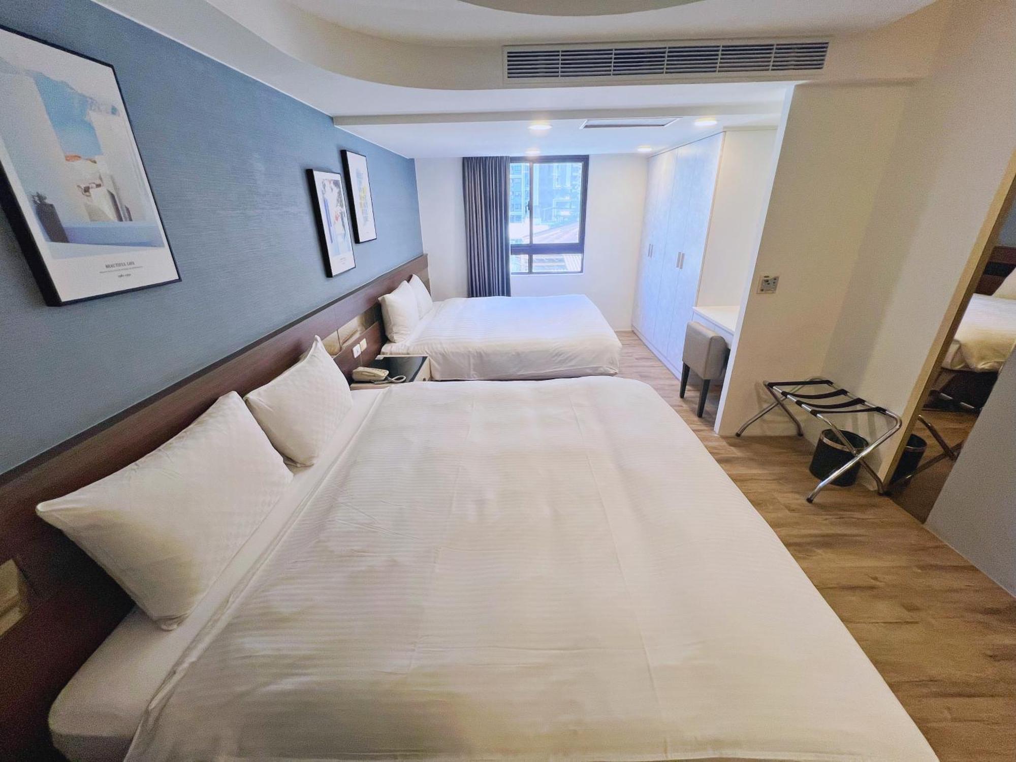 Bonjour Hotel Taichung Esterno foto