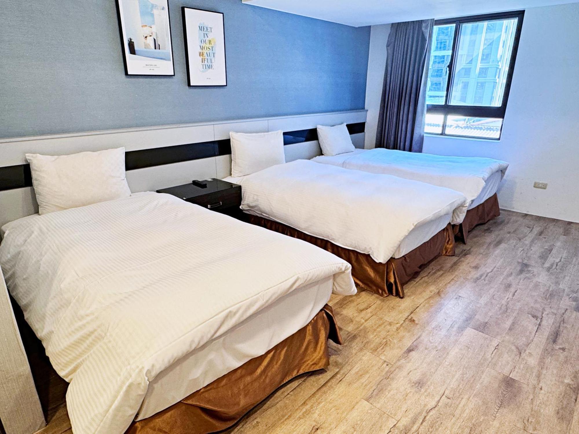Bonjour Hotel Taichung Esterno foto
