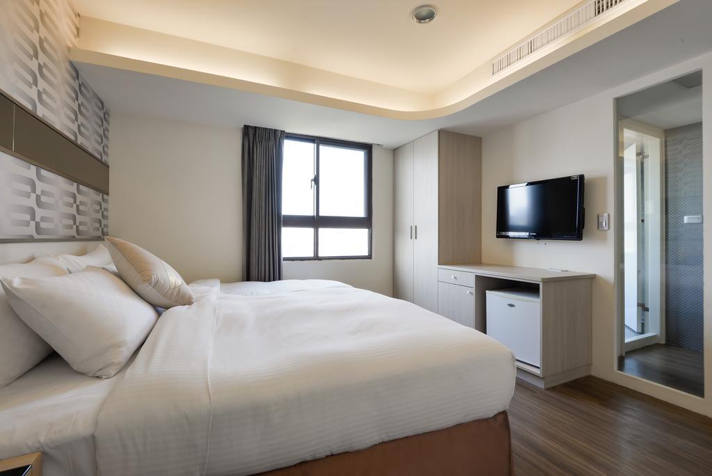 Bonjour Hotel Taichung Esterno foto